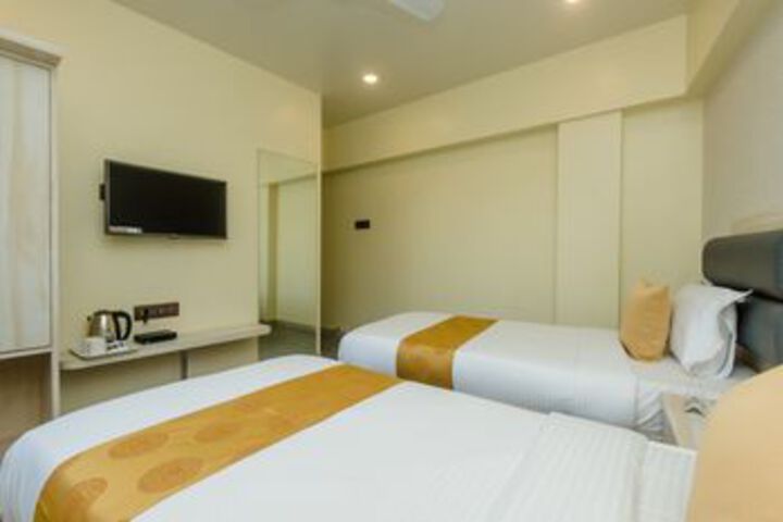 Room 9 of 22