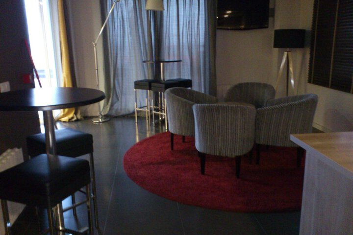 Lounge 39 of 47