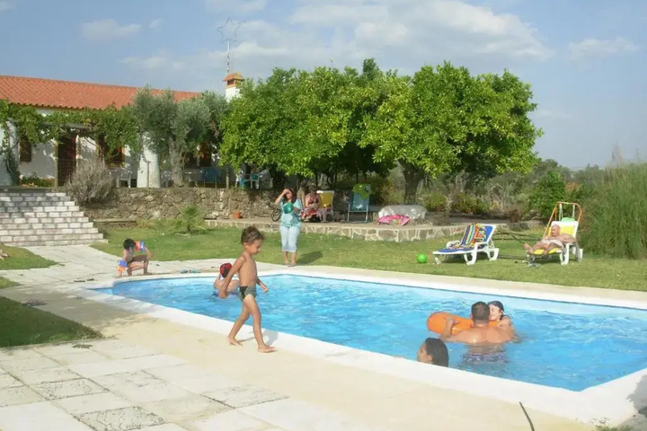 Pool 10 of 15