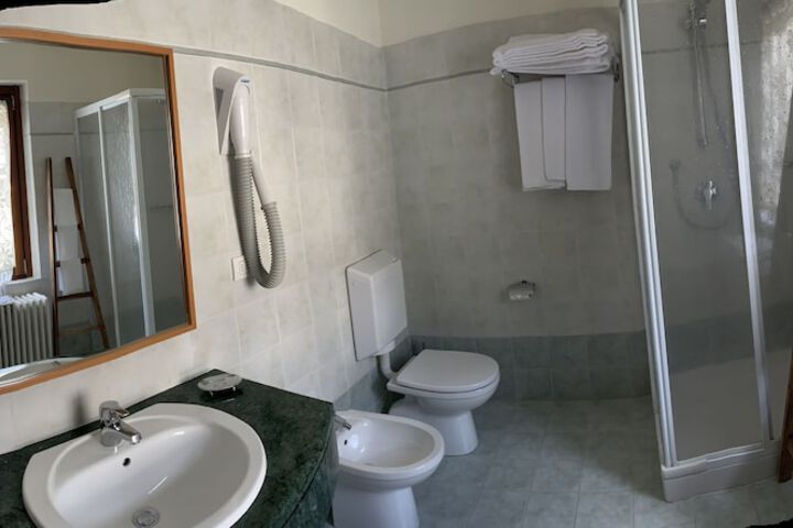 Room 42 of 58