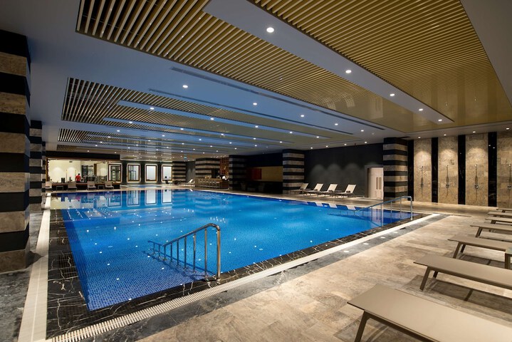 Pool 56 of 98