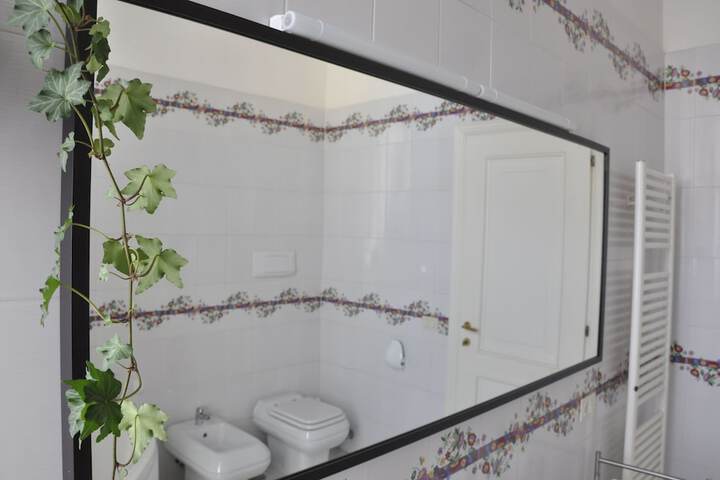 Room 4 of 7