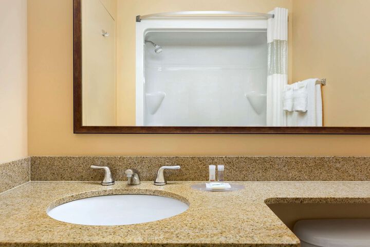 Room 14 of 24