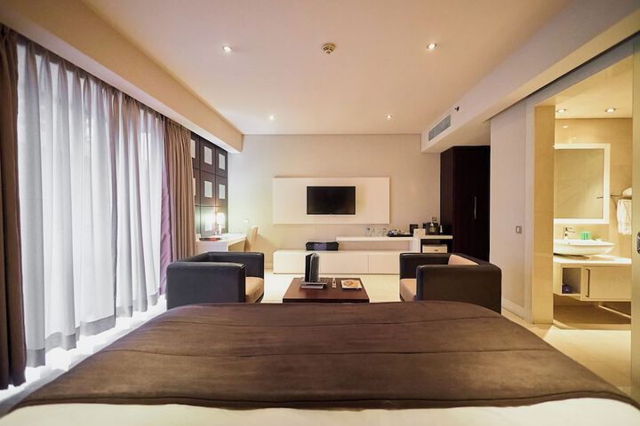 Room 13 of 35