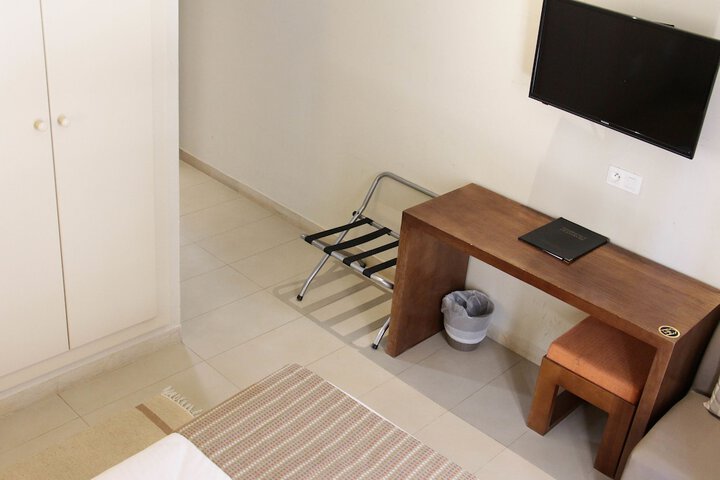 Room 11 of 29