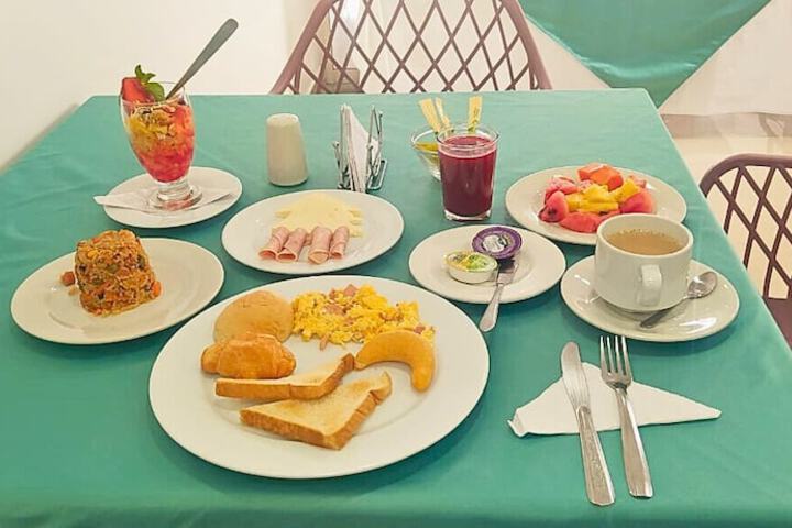 Breakfast/Coffee Service 57 of 68