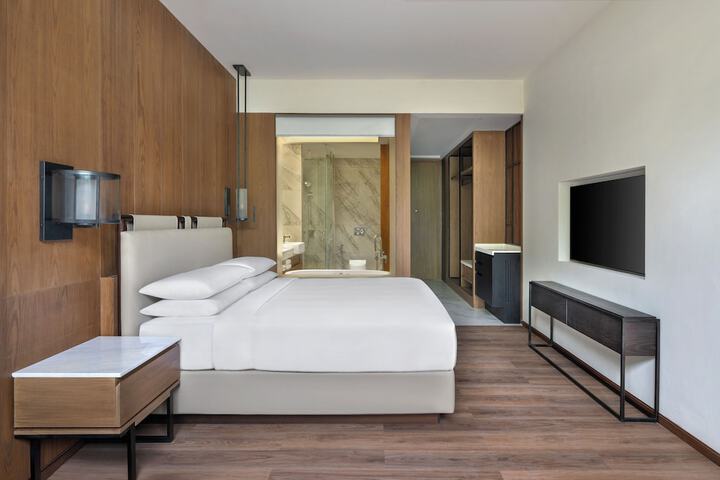Room 15 of 34