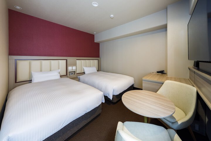 Room 9 of 31