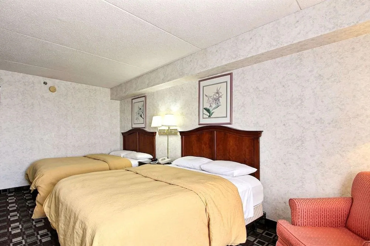 Room 4 of 13