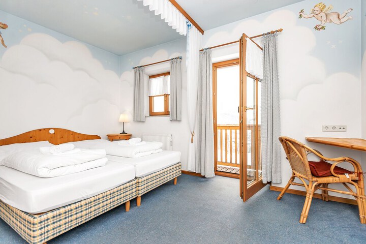 Room 8 of 50