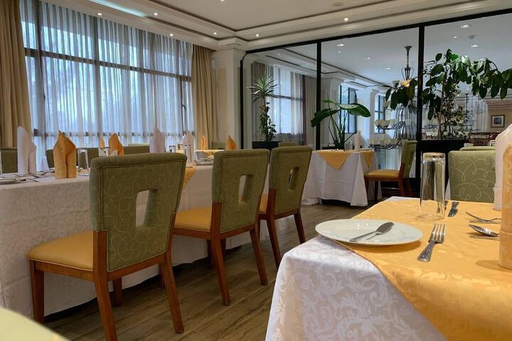 Dining 136 of 168