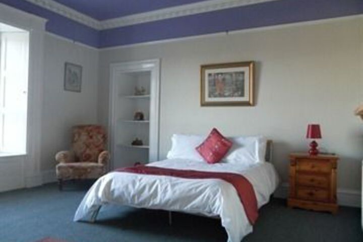 Room 5 of 25