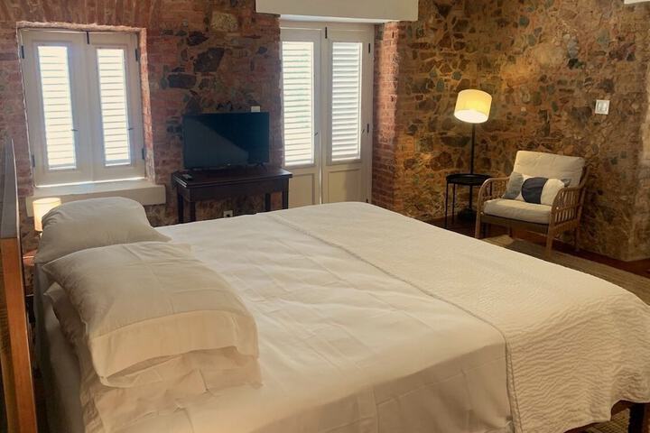 Room 9 of 43