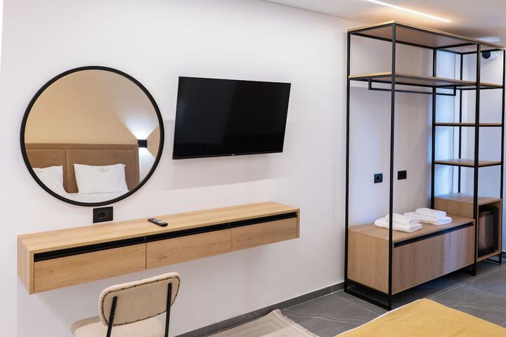 Room 14 of 108