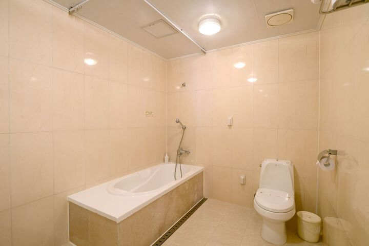 Room 30 of 49