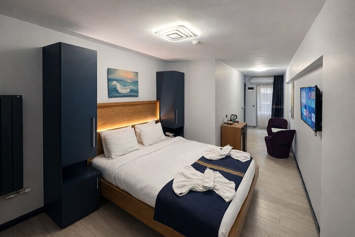 Room 10 of 30