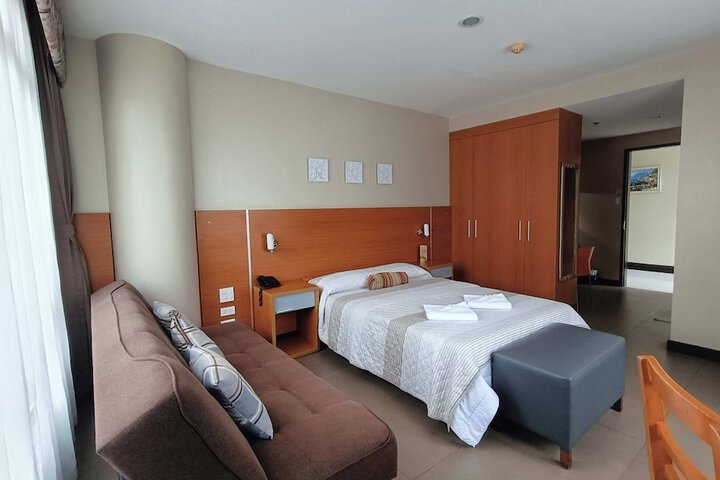 Room 25 of 73