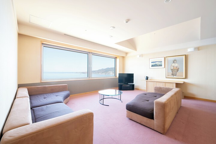 Room 16 of 37