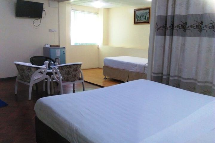 Room 15 of 32