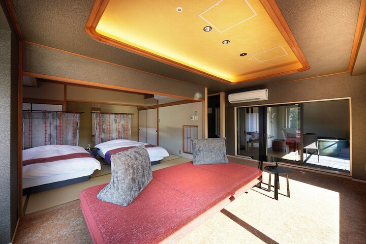 Room 16 of 52