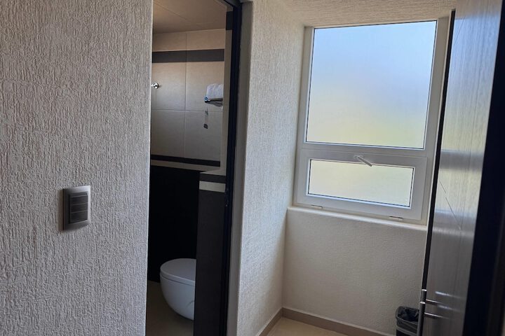 Room 21 of 58