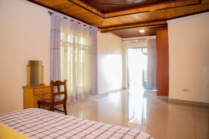 Room 2 of 18