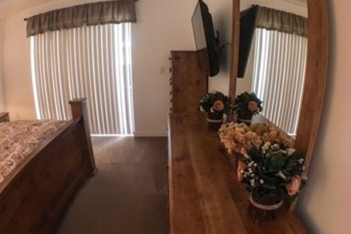 Room 9 of 19