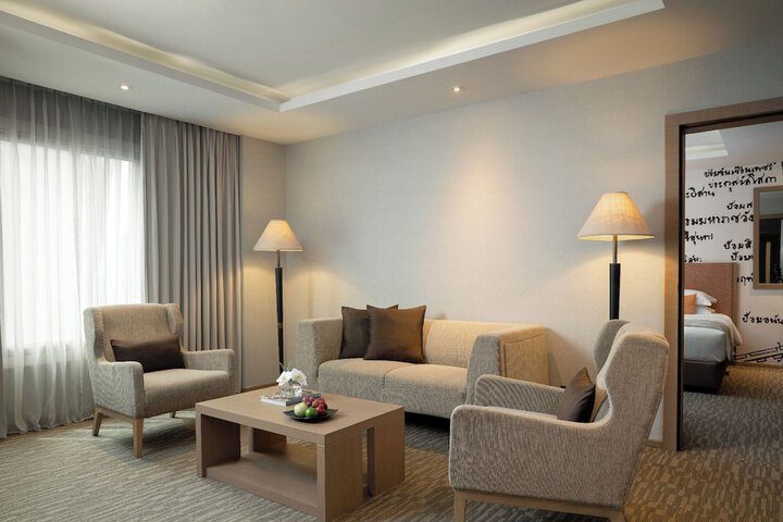 Room 33 of 81