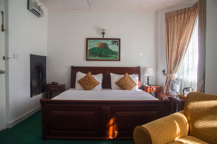 Room 5 of 38