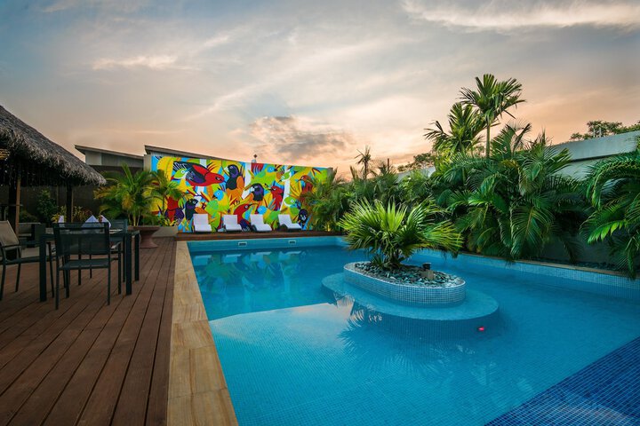 Hotel with Pool