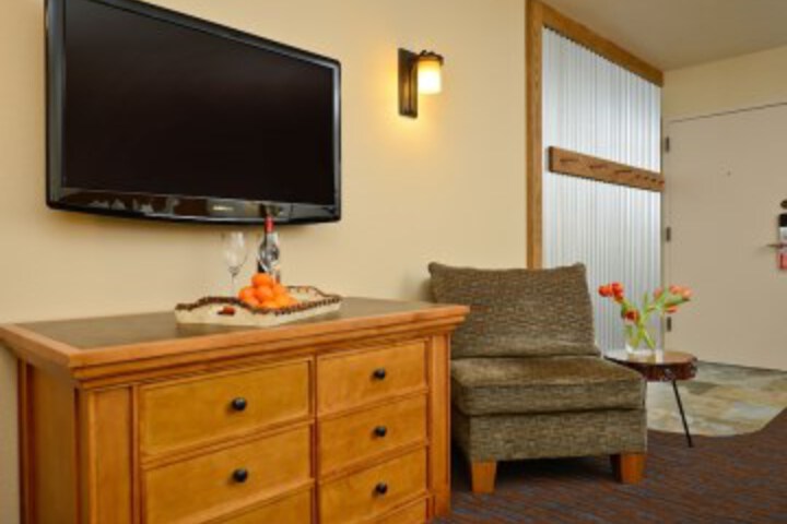 Room 32 of 68