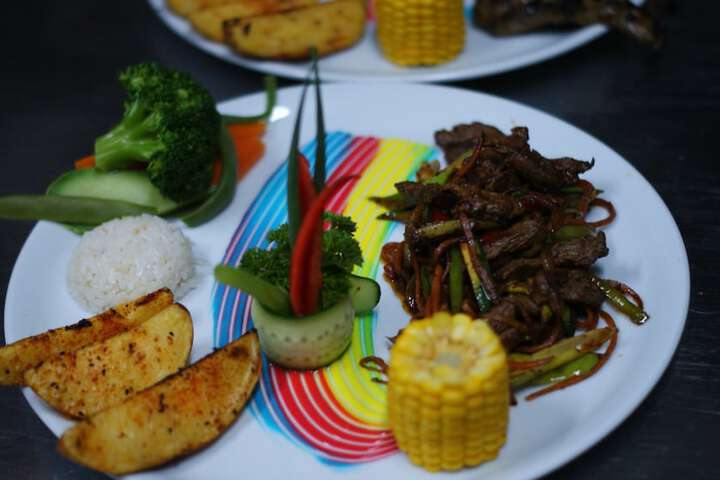 Dining 21 of 30