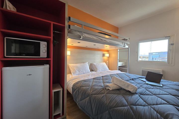 Room 26 of 64