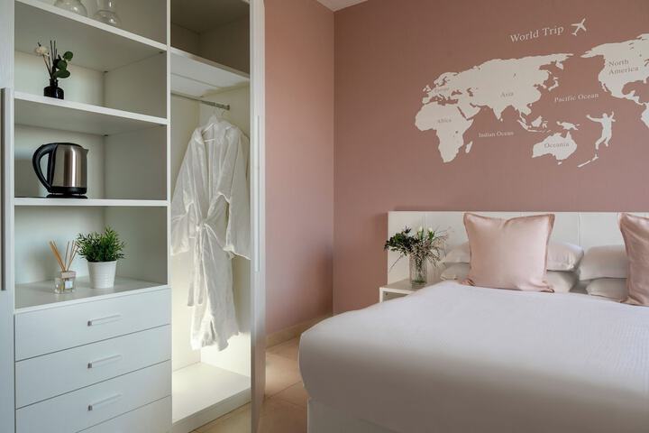 Room 25 of 47