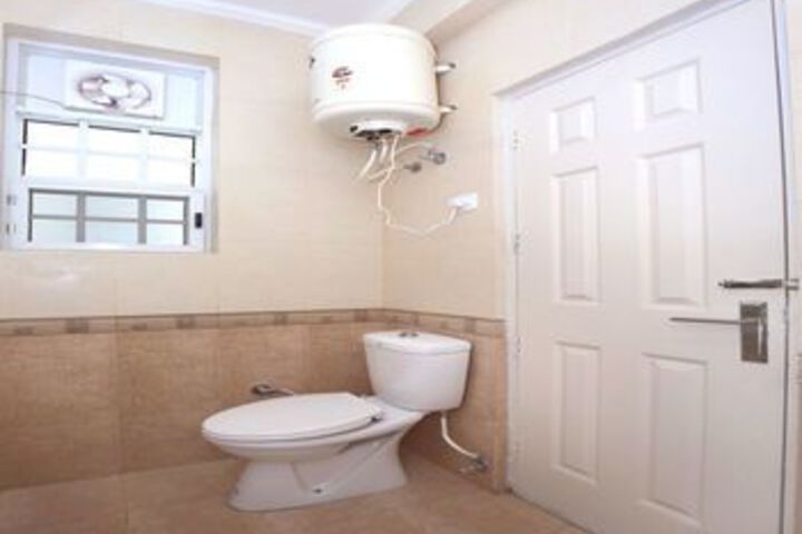 Room 4 of 20