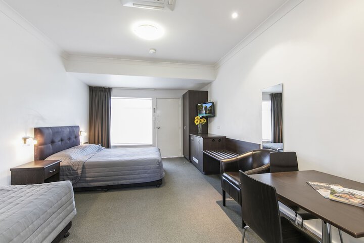 Room 9 of 43