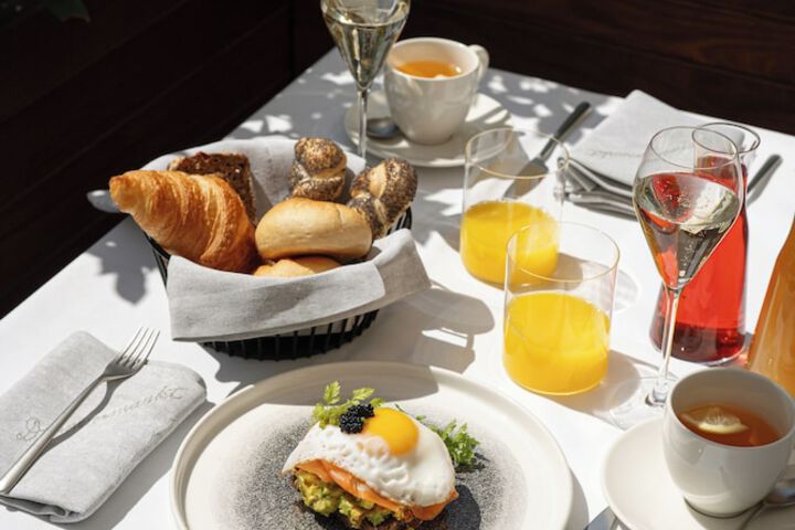 Breakfast/Coffee Service 71 of 80