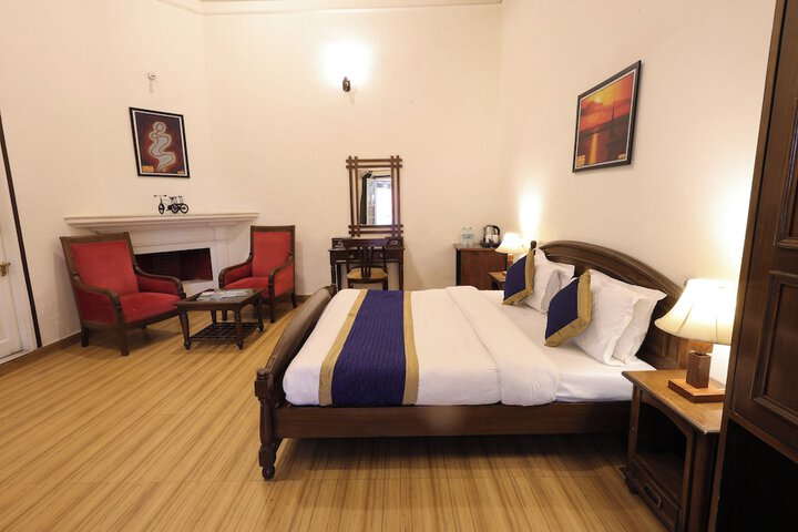 Room 28 of 174