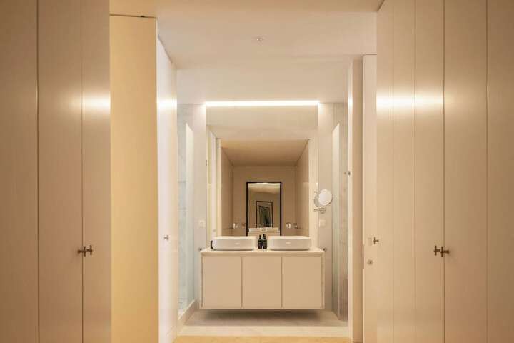Room 62 of 193