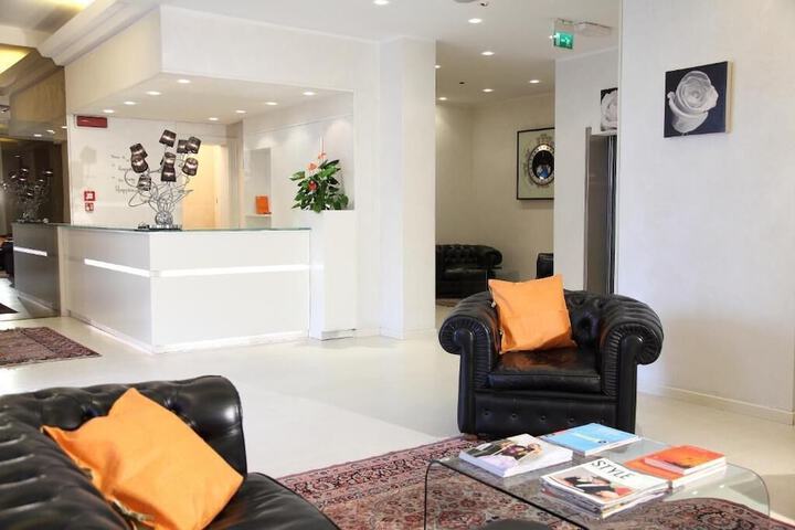 Guest Lobby