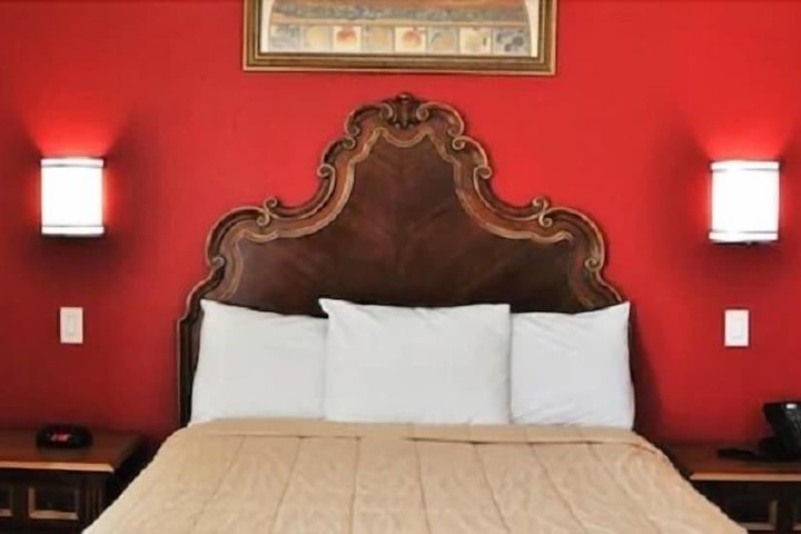 Room 11 of 23