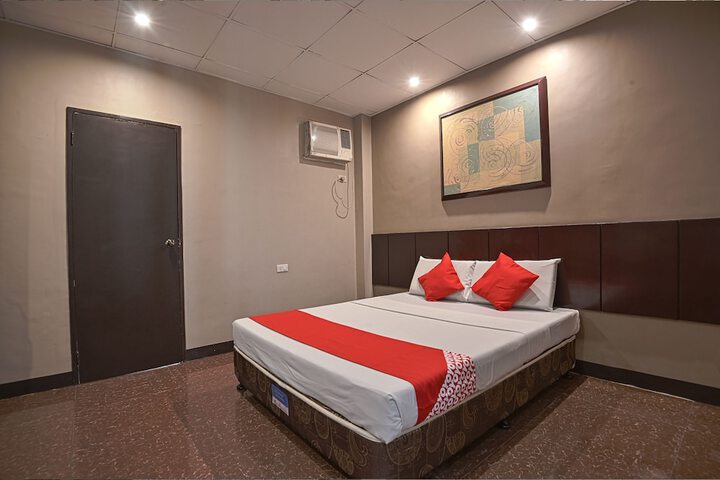 Room 8 of 42