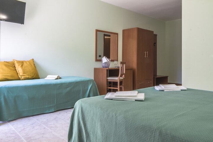 Room 8 of 43