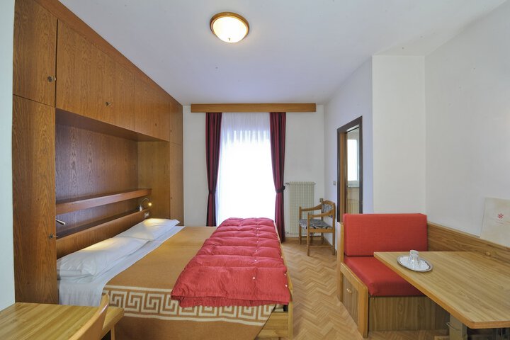 Room 11 of 22