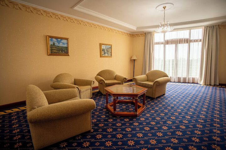 Room 87 of 143