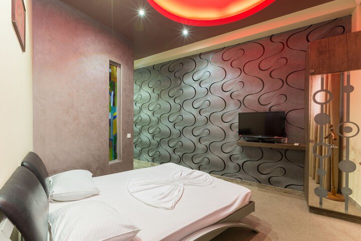 Room 5 of 53