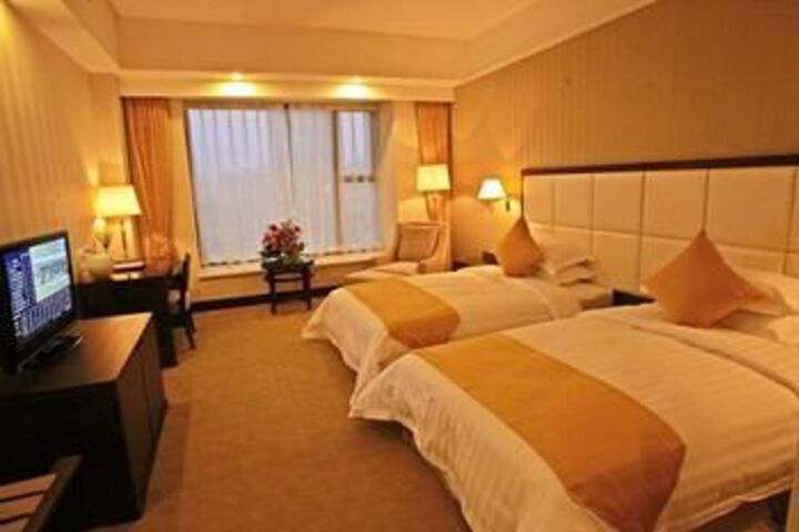 Room 34 of 73
