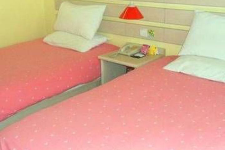 Room 4 of 14