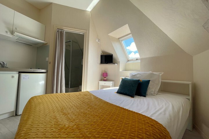 Room 42 of 75