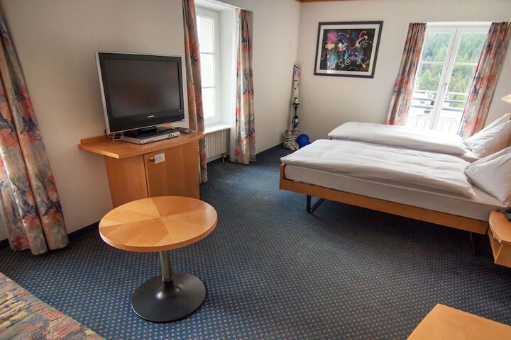 Room 9 of 85